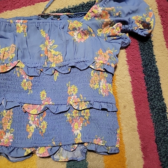 NWT Juniors XL SO Smocked Ruffles Blouse Blue Flower Puff Sleeve Crop Top - Picture 8 of 12